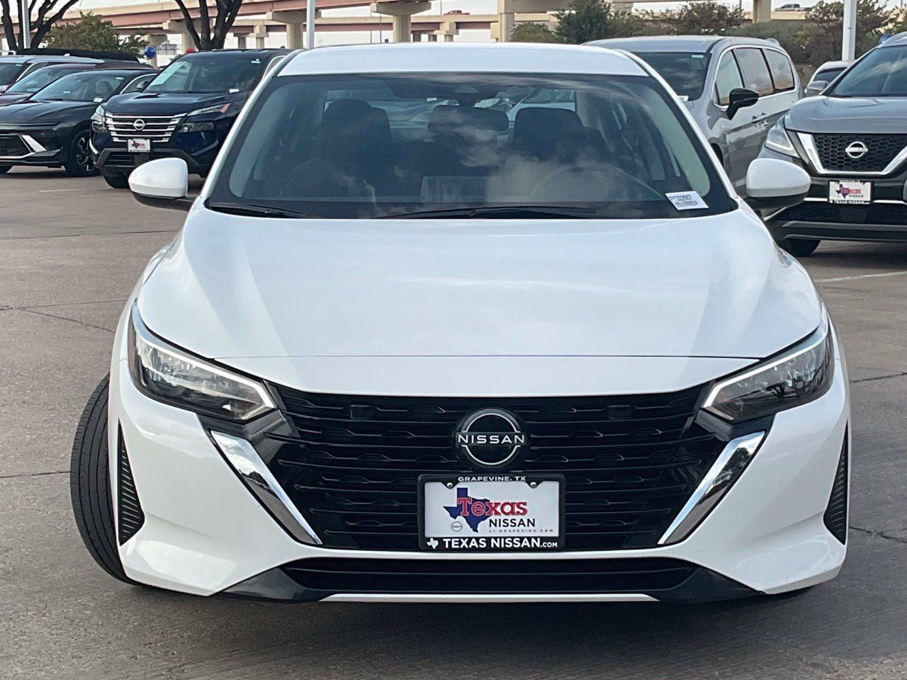 Used 2025 Nissan Sentra SV FWD image 2