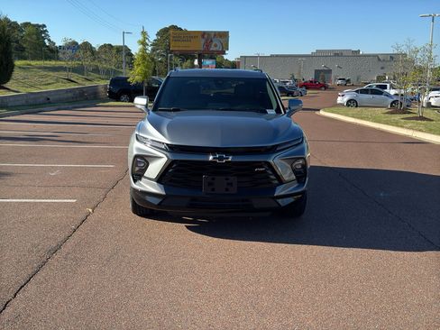 Used 2025 Chevrolet Blazer RS image 2
