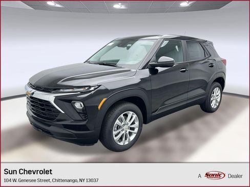 New 2026 Chevrolet TrailBlazer LS w/ LS Convenience Package AWD/4WD image 1