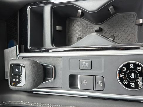 New 2026 Nissan Pathfinder Platinum AWD/4WD image 30