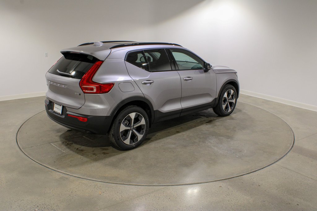Used 2026 Volvo XC40 B5 Plus w/ Protection Package Premier AWD/4WD image 5