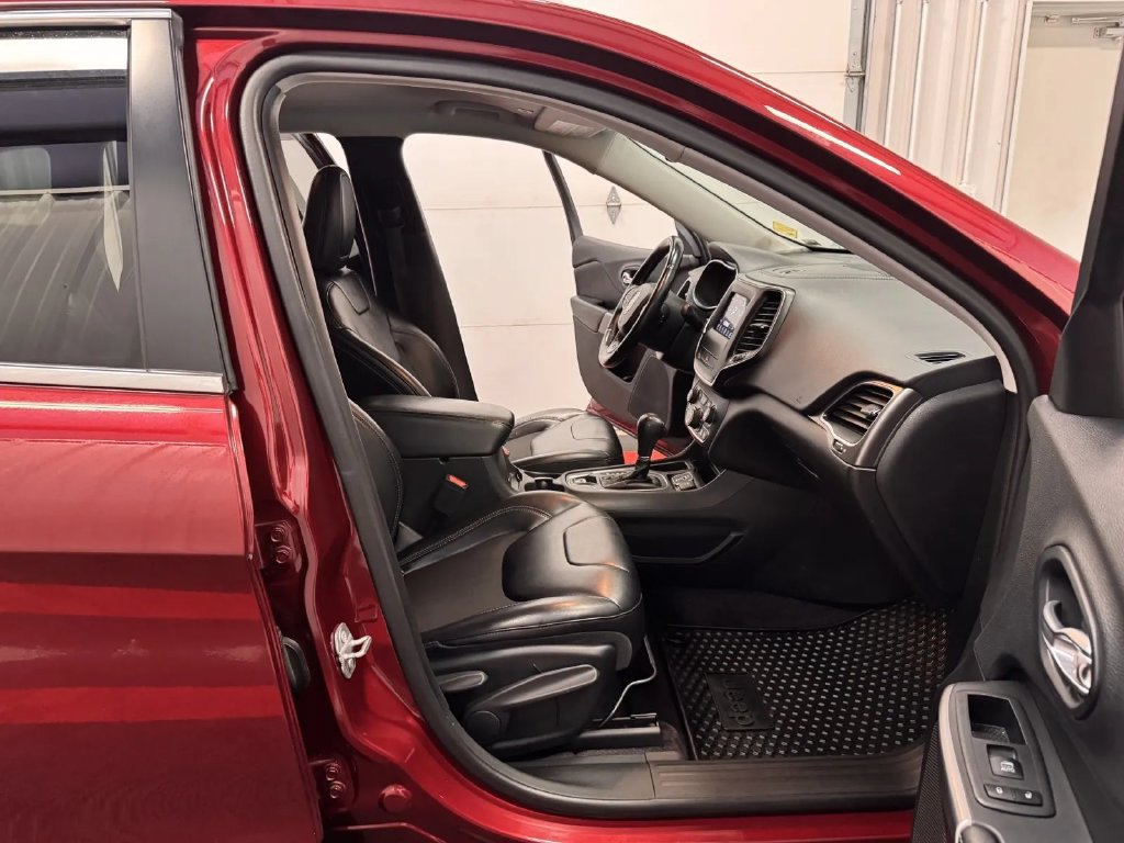 Used 2019 Jeep Cherokee Latitude Plus FWD image 45