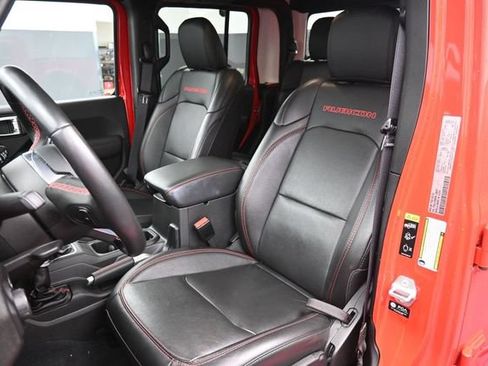 Used 2022 Jeep Gladiator Rubicon w/ LED Lighting Group AWD/4WD image 17