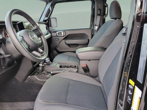 Used 2025 Jeep Wrangler Unlimited Sport AWD/4WD image 15