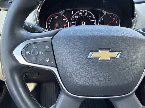 Used 2023 Chevrolet Traverse Premier AWD/4WD image 16
