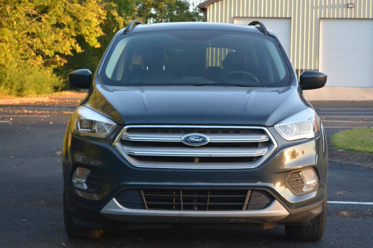 Used 2019 Ford Escape SEL FWD image 2