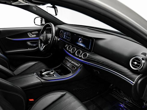 Used 2020 Mercedes-Benz E 350 4MATIC Sedan w/ Parking Assistance Package image 41