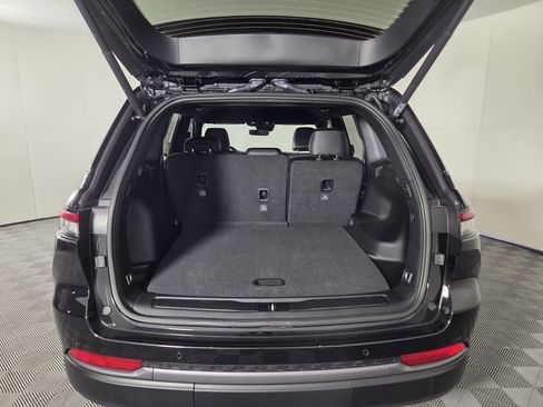 New 2026 Jeep Grand Cherokee Altitude RWD image 19