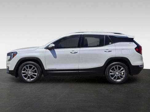 Used 2022 GMC Terrain SLT w/ Infotainment Package II FWD image 7
