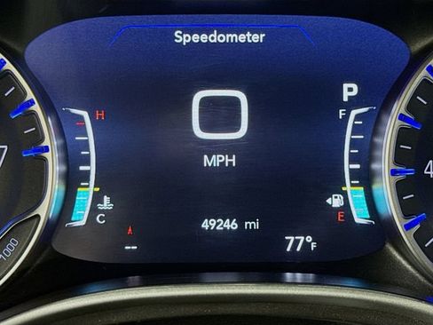 Used 2024 Chrysler Pacifica Touring-L FWD image 33
