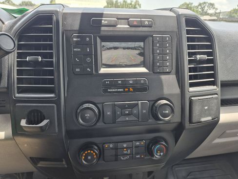 Used 2020 Ford F150 XL w/ Equipment Group 101A Mid RWD image 4