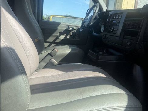 Used 2015 Chevrolet Express 2500 w/ Cold Climate Package RWD image 11