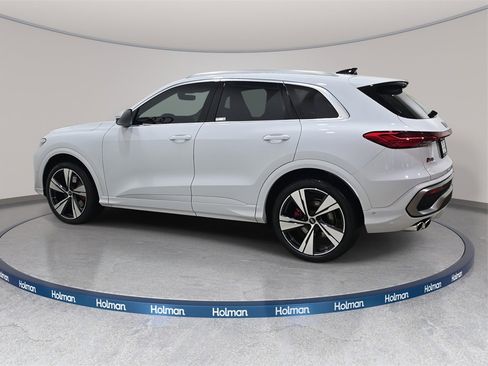 New 2025 Audi SQ5 Prestige image 8