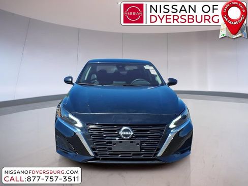 Used 2025 Nissan Altima 2.5 SV FWD image 8