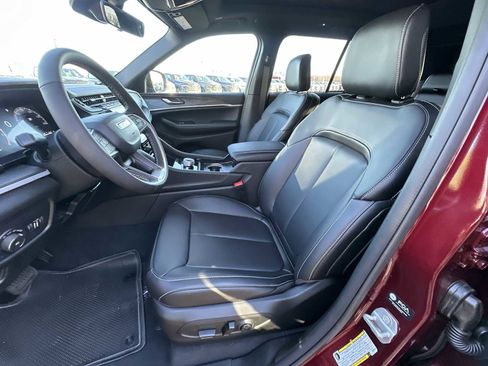 New 2025 Jeep Grand Cherokee Limited w/ Black Appearance Package image 13