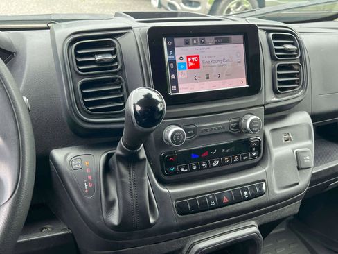 Used 2025 RAM ProMaster 2500 w/ Convenience Group FWD image 18