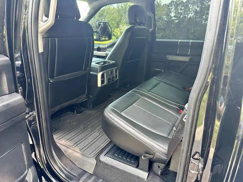 Used 2021 Ford F250 Lariat w/ Lariat Ultimate Package AWD/4WD image 16