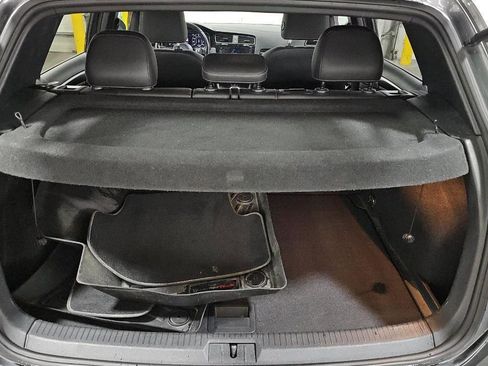 Used 2022 Volkswagen Golf R image 19