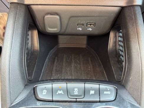 Used 2025 Chevrolet TrailBlazer LT AWD/4WD image 16