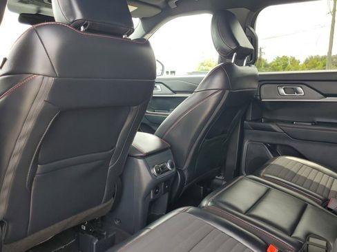 Certified 2025 Ford Explorer ST-Line image 12