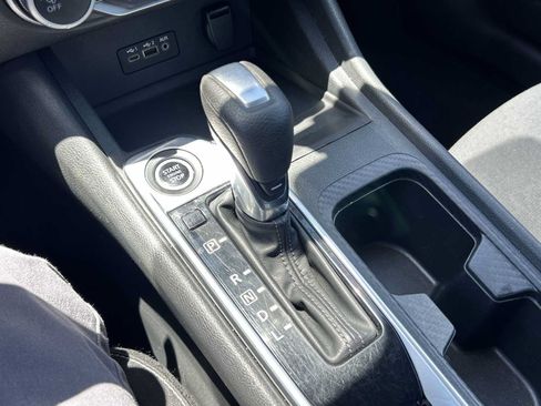 Used 2022 Nissan Sentra SV FWD image 19
