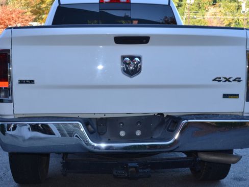 Used 2017 RAM 1500 Classic SLT image 4