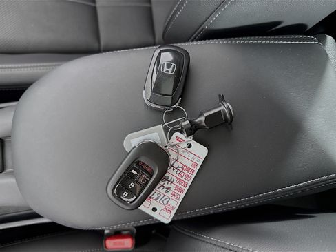 Used 2024 Honda HR-V EX-L image 32