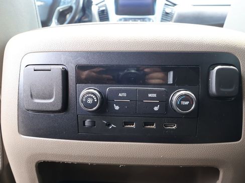 Used 2018 Chevrolet Suburban Premier AWD/4WD image 31