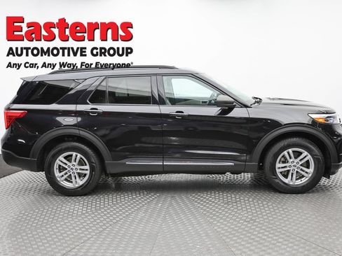 Used 2021 Ford Explorer XLT w/ Equipment Group 202A AWD/4WD image 4