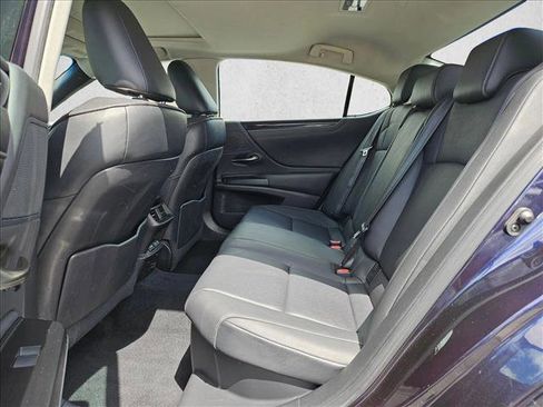 Used 2020 Lexus ES 300h w/ Premium Package FWD image 17