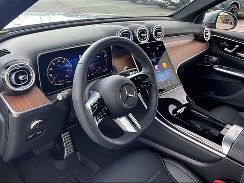 Certified 2025 Mercedes-Benz GLC 300 image 5