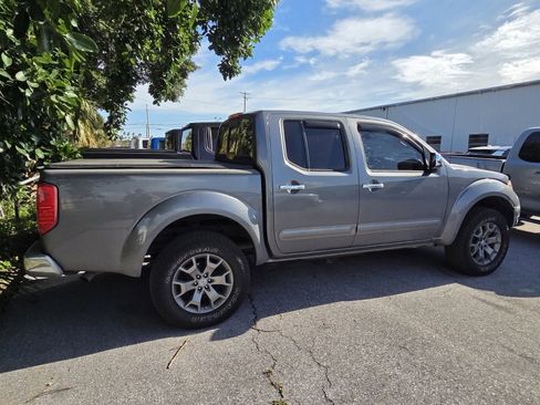 Used 2019 Nissan Frontier SL AWD/4WD image 4