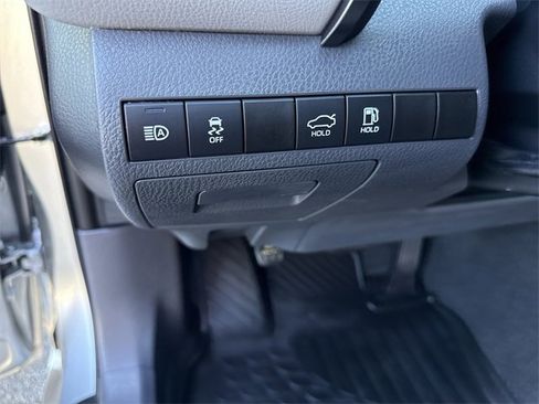 Used 2020 Toyota Camry LE image 20