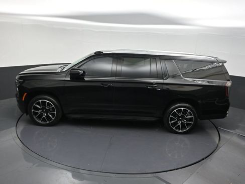 Used 2025 Chevrolet Suburban RST w/ Comfort Package RWD image 18