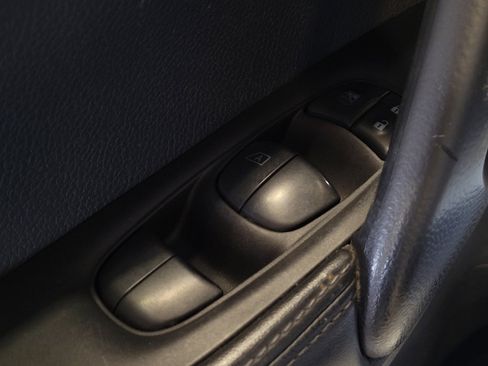 Used 2020 Nissan Rogue Sport S image 27