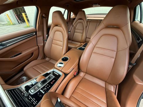 Used 2023 Porsche Panamera 4 Platinum Edition AWD/4WD image 22