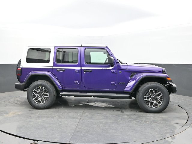 New 2026 Jeep Wrangler Unlimited Sahara w/ Whitecap Package AWD/4WD image 6