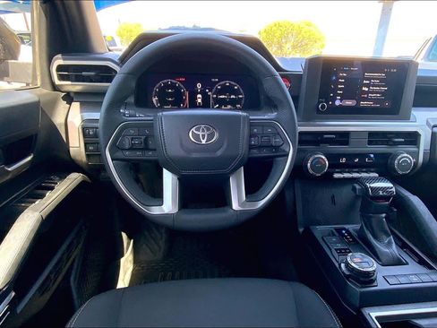 Used 2025 Toyota Tacoma TRD Off-Road image 6