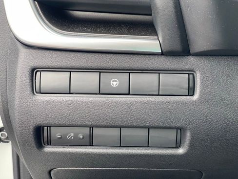 Certified 2023 Nissan Rogue SV image 15