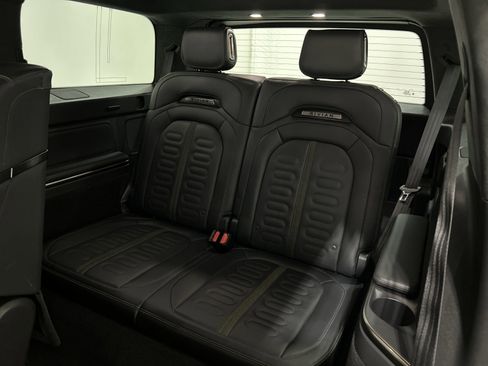 Used 2024 Rivian R1S Adventure image 22