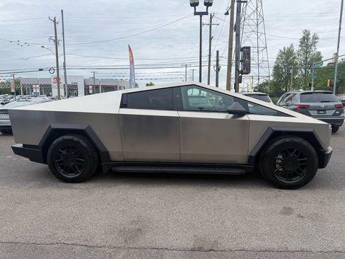 Used 2024 Tesla Cybertruck AWD Crew Cab image 5
