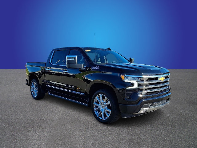 Used 2026 Chevrolet Silverado 1500 High Country w/ High Country Premium Package AWD/4WD image 3