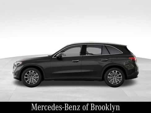 Used 2026 Mercedes-Benz GLC 300 4MATIC image 36