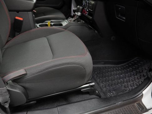 Certified 2021 Jeep Gladiator Rubicon w/ Cold Weather Group image 46