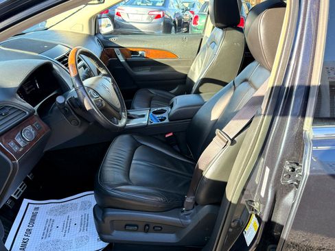 Used 2014 Lincoln MKX AWD w/ Equipment Group 102A image 12