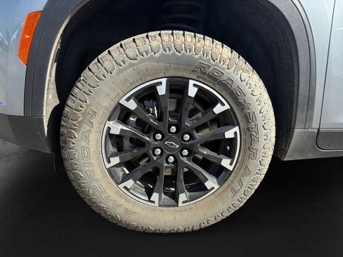Used 2025 Chevrolet Traverse Z71 AWD/4WD image 10