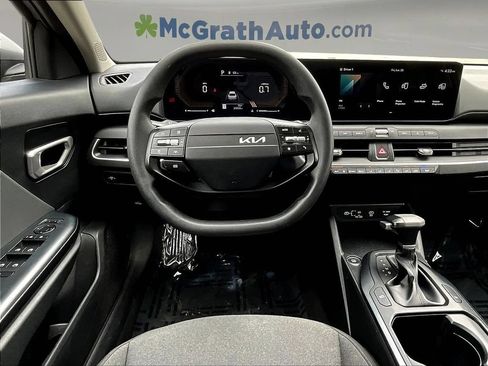 Used 2025 Kia K4 FWD image 11