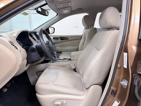 Used 2017 Nissan Pathfinder SV w/ Cargo Package FWD image 13