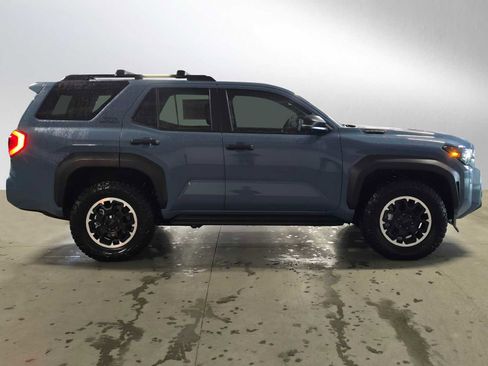 Certified 2025 Toyota 4Runner TRD Off-Road Premium image 2