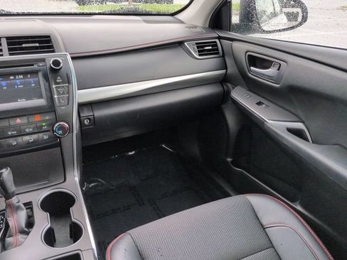 Used 2016 Toyota Camry SE FWD image 16